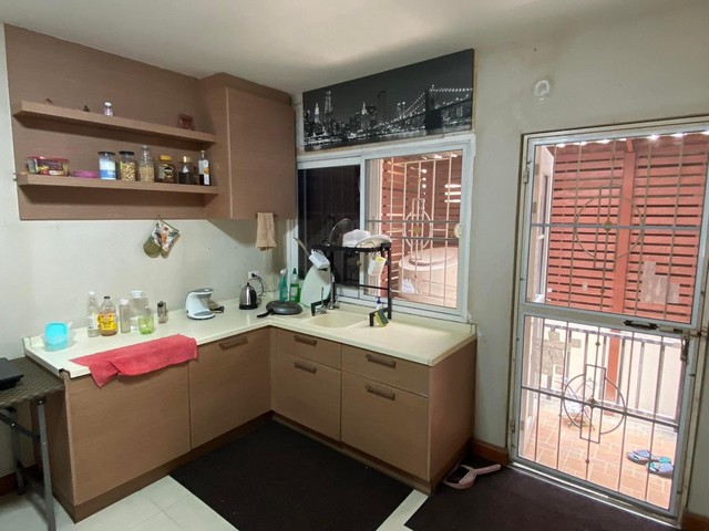 ขายทาวน์โฮม 3 ชั้น 5 ระดับ หมู่บ้านคาซ่าซิตี้ นวลจันทร์1 ในซอยนวลจันทร์ พร้อมเฟอร์นิเจอร์ ทำเลดีมากๆ  รหัสmmy56