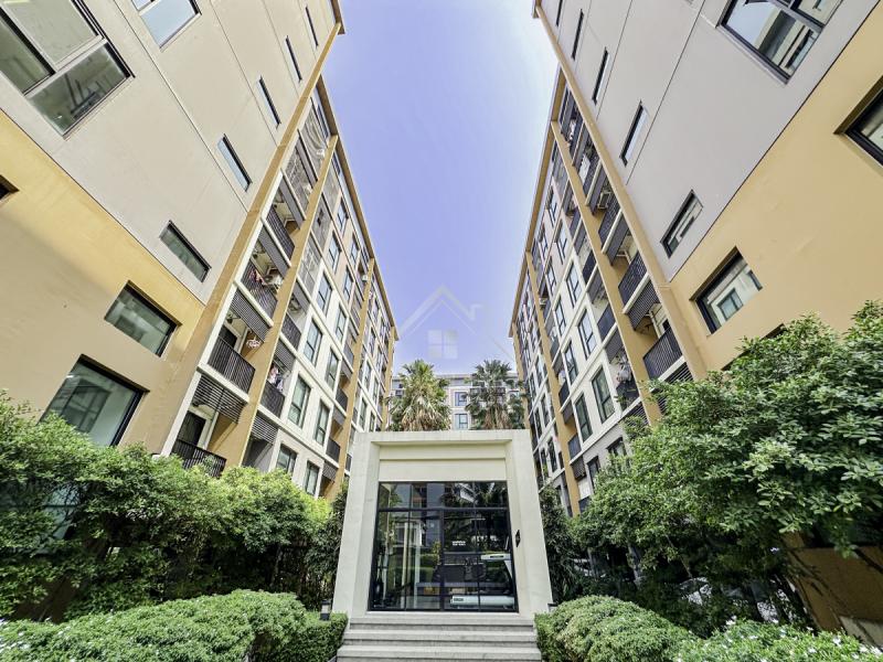 BHL605คอนโด เดอะ ไพรเวซี่ เรวดี นนทบุรี ห้องมุมที่ตั้ง : ซอย เรวดี 17 ตำบลตลาดขวัญ อำเภอเมืองนนทบุรี นนทบุรี 11000รายละเอียดบ้าน- พื้นที่ใช้สอย 33.17 ตร.ม.- สูง 8 ชั้น อยู่ที่ชั้น 2 อาคาร A - 1 ห้องนอน 1 ห้องน้ำ 1 ห้องรับแขก - 1 ห้องครัว-  1 ที่จอดรถ- ระเบียงอยู่ทางทิศตะวันตกเฉียงเหนือ- แอร์ 2 เครื่อง - เฟอร์นิเจอร์ ตามรูป สิ่งอำนวยความสะดวก- เจ้าหน้าที่รักษาความปลอดภัย 24 ชั่วโมง- กล้องวงจ