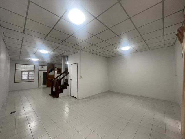 รหัสทรัพย์ R3057 ให้เช่า ทาวน์เฮ้าส์ 2ชั้น หมู่บ้านสุขเกษมวิลล่า 2 ซอยประดู่ เจริญกรุง 107