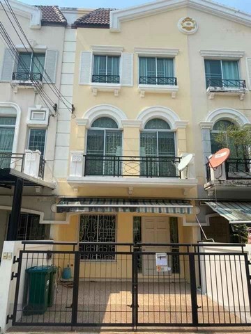 HR 229ให้เช่าทาวน์โฮม บ้านกลางเมืองสวิสทาวน์ เลียบด่วนประเสริฐมนูกิจสนใจติดต่อ  คุณเจี๊ยบ  Tel. 093  678 5948   Tel. 094  448  5038  id  : jeab_chickขนาดพื้นที่ 20 ตารางวาราคา 19,000  บาท/เดือน ประกัน 2 เดือน + ล่วงหน้า 1 เดือน  3 ชั้น 3 ห้องนอน 3 ห้องน้ำ 3  แอร์ ผ้าม่าน มุ้งลวด ที่ปั๊มน้ำ ถังเก็บน้ำ 1  ที่จอดรถ #ให้เช่า #ขาย #ให้เช่าอาคารพาณิชย์ #ให้เช่าบ้าน #ให้เช่าทาวน์เฮ้าส์ #ให้เช่าโฮมออฟฟิศ#ให้เช่าสำนักงาน #ทาว