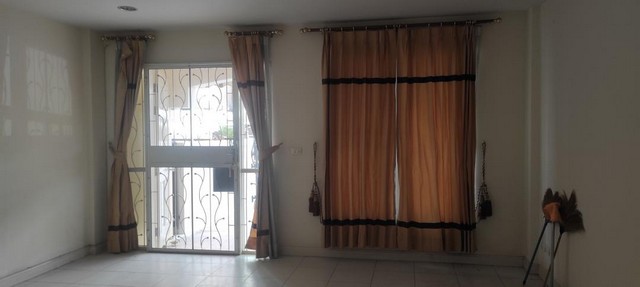 ให้เช่าทาวน์โฮม บ้านกลางเมือง  เลียบด่วน   ราคา 19,000  Tel. 0936785948