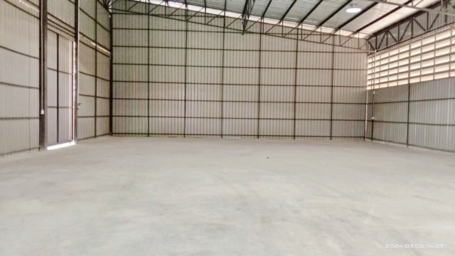 ให้เช่าโกดัง-คลังสินค้า สร้างใหม่ MRT ลาดพร้าว 83 150ตรว. 577ตรม. ถนนกว้าง รถใหญ่เข้าออกได้ 1โกดัง 2น้ำ 15จอดรถ เซ็นทรัล อีสต์วิลล์