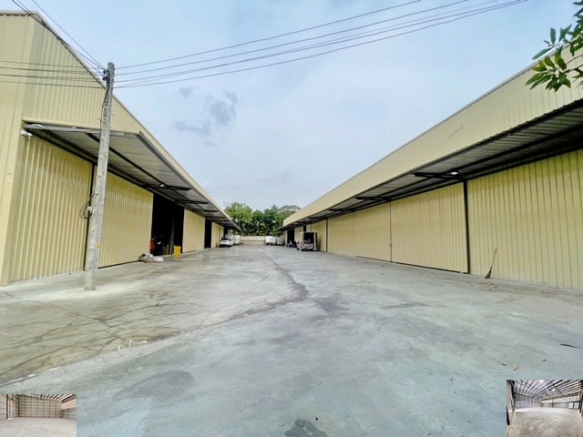  ถนนกว้างเซ็นทรัล น้ำ-ไฟตามมิเตอร์ อีสต์วิลล์ให้เช่าโกดัง-คลังสินค้า สร้างใหม่ MRT ลาดพร้าว 83 148ตรว. 575ตรม. รถใหญ่เข้าออกได้ 1โกดัง 2น้ำ 15จอดรถ 91,998B-M Warehouse for rent - newly built warehouse MRT Lat Phrao 83 148sq.wa. 575sq.m. large cars can enter and exit 1warehouse 2bath 15parking 91,998B-M water and electricity according to the meter. Central Eastville Wide Road.นวมินทร์ ประดิษฐ์มนูธรรม ศรีนครินทร์ ซ.ลาดพร้าว81-101 ถ.ลาดพร้าว แขวงคลองเจ้าคุณสิงห์ เขตวังทองหลาง กรุงเทพมหานคร 10310148ตรว.                    148sq.wa.575ตรม                       