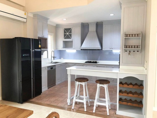 ให้เช่าวิลล่าหลังใหญ่ 3 ชั้น 4 ห้องนอน แฟนตาเซีย วิลล่า4 บางนา 33 ศรีนครินทร์ ใกล้เซ็นทรัลบางนา ใกล้รถไฟฟ้าศรีเอี่ยม แต่งสวย พร้อมอยู่