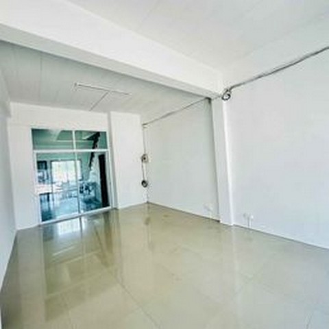 อาคารพานิชย์ 3ชั้น-เมืองใหม่พระยาสัจจา ซอย นาถมณฑเสวี 4 ตรงข้ามสนามกีฬาส่วนจังหวัดชลบุรี