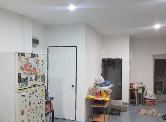 ขายตึกแถว 2 ชั้น ซอยเรวดี 2 ตลาดขวัญ เมืองนนทบุรี จังหวัดนนทบุรี