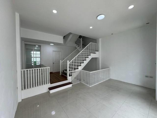 ให้เช่าทาวน์โฮม3ชั้นย่านเลียบด่วนประดิษฐ์มนูธรรมหมู่บ้านกลางเมืองลาดพร้าว-โยธินพัฒนาใกล้เซ็นทรัลอีสต์วิลล์