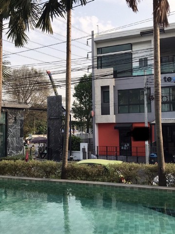 รหัสC6112 ให้เช่าโฮมออฟฟิศ 3ชั้น ติดถนนเลียบคลองประปา ประชาชื่น เยื้องทางเข้าศูนย์ราชการแจ้งวัฒนะ **ให้เช่า**ราคาเช่า 43,000 บาท/เดือน ( ประกัน2 ล่วงหน้า1 )โทร : 095-823 9789 คิทLine id : candy.456Line Add Friend : https://line.me/ti/p/rHhjrvhm_zโทร : 091-782 8924 ต้นLine : seng.456Line Add Friend : https://line.me/ti/p/iHsUxP2IlTHome office 3ชั้น ติดถนนเลียบคลองประปา ประชาชื่น เยื้องทางเข้าศูนย์ราชการแจ้งวัฒนะ เนื้อที่ 40 ตารางวา  พื้นที่ใช้สอย 300 ตารางเมตร4 ห้องน้ำที่จอดรถ 2 คัน (