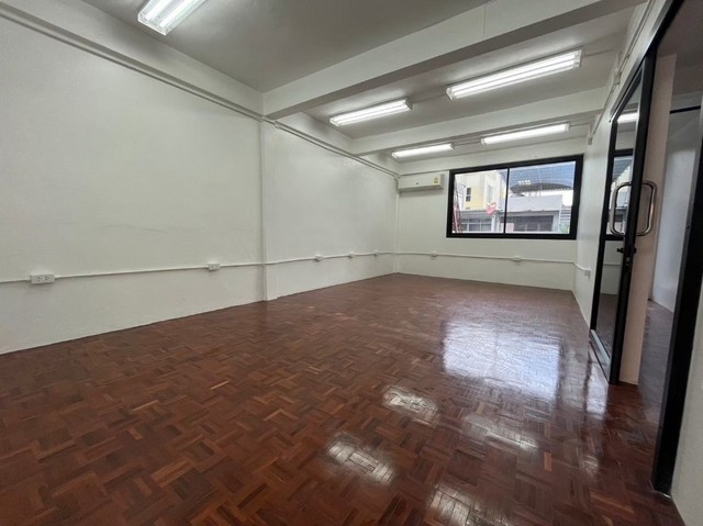 รหัสC6111 ให้เช่าทาวน์โฮม 4ชั้น ตกแต่งสไตล์ล๊อฟท์ ย่านถนนสาทร นราธิวาสราชนครินทร์ ใกล้BTS ใกล้BRT