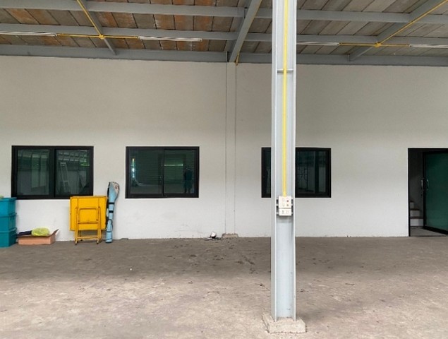 ให้เช่าพื้นที่อาคาร โชว์รูม สำนักงาน  ขนาดรวม 760 ตรม ปากซอยลำลุกกา 36