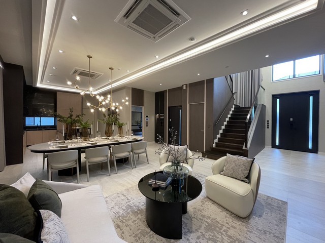 ขายบ้านเดี่ยวหรู 2 ชั้น 82 ตรว. แกรนด์ บางกอก บูเลอวาร์ด บางนา-กม.15 Grand Bangkok Boulevard ใกล้ Market Village สุวรรณภูมิ