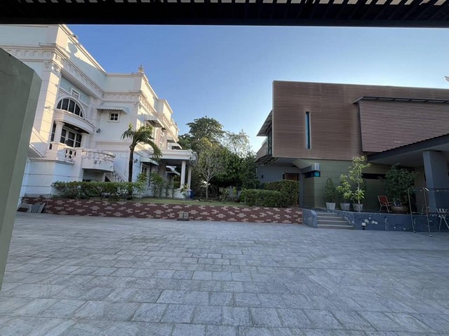 ขายบ้านเดี่ยว 2 หลัง บนเนื้อที่ 270 ตรว. หมู่บ้านชิชา ถนนพระราม 2 ใกล้เซ็นทรัลพระราม2