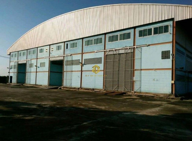 ขายโรงงานขนาด 2700 ตรม. ต.หน้าไม้ อ.ลาดหลุมแก้ว จ.ปทุมธานีรหัสทรัพย์ : FS090(กรุณาใช้รหัสนี้ในการสอบถาม FS090)ขายโรงงานขนาด 2700 ตรม. (45x60)ในโรงงานมีออฟฟิศ 1 ห้องโรงงานสูง 9-16 เมตรติดถนนใหญ่บางบัวทอง-สุพรรณบุรีเนื้อที่ทั้งหมด 19-1-26 ไร่มีใบอนุญาตประกอบกิจการโรงงาน (รง.2)รั้วปูนโดยรอบสูง 1.5 เมตรพื้นโรงงานรับน้ำหนัก 3 ตัน/ตรม.เครน 5 ตัน 3 ตัวไฟฟ้า 3 เฟส หม้อแปลง 315 KVAรถเทรลเลอร์เข้าออกสะดว