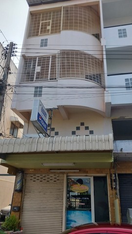 ขายอาคารพาณิชย์ 4 ชั้น  ห้องริม ถนนสืบศิริ อำเภอเมือง จังหวัดนครราชสีมา ขนาด 22 ตารางวา