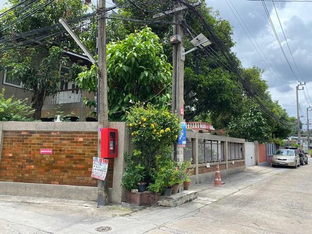 ให้เช่าบ้านเดี่ยว 2 ชั้น หลังมุม 74 ตรว. หมู่บ้านสวนเจริญใจ ซอยเอกมัย 12 ใกล้ดองกิมอลล์ ทองหล่อ