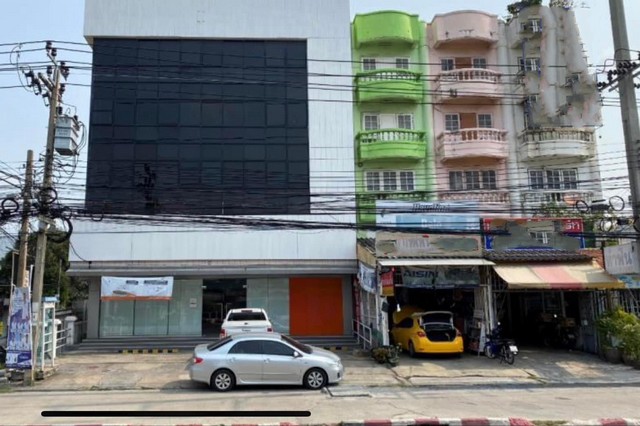 ปล่อยเข่าอาคารพาณิชย์ 3คูหาติด ริมถนนเทพารักษ์ อาคารสภาพดีมีชั้นลอย พร้อมดำเนินธุระกิจทันที