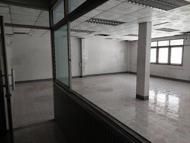 ขายอาคาร 4 ชั้น มีลิฟท์ส่งสินค้า ซอยเจริญราษฎร์ 7 ถนนพระราม 3  เหมาะทำคลังสินค้า หรือโรงงานเย็บผ้า