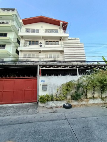 BRA478 ให้เช่าอาคาร4.5ชั้น สุขุมวิท 93 อ่อนนุช30 พื้นที่ 1,000 ตร.ม. ใกล้ BTSอ่อนนุช และMRTศรีนุชให้เช่าอาคาร4.5ชั้น สุขุมวิท 93 อ่อนนุช30   ใกล้ BTSอ่อนนุชสำหรับสต๊อกสินค้า โกดัง ขนส่ง ทำออฟฟิศ และอยู่อาศัย อาคารไม่ร้อนพื้นที่ใช้สอยรวม 1,000 ตร.ม. - จอดรถได้ 4 คัน - 5 ห้อง 8 ห้องน้ำ พร้อมพื้นที่รอบๆ- แอร์ 9เครื่อง -รถ4ล้อ 6ล้อเข้าได้- ใกล้ ตลาด แหล่งชุมชน BTSอ่อนนุชราคาเช่าเดือนละ 80,000 บาท เงินประกั