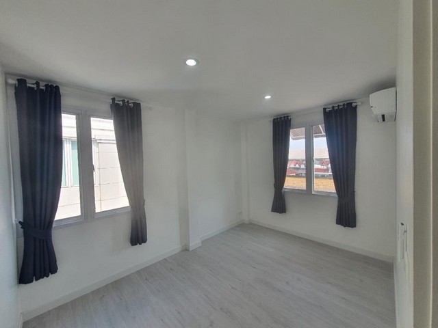 PO582 ขาย เดอะพาร์ค ลาดพร้าว วังหิน 76 ใกล้รถไฟฟ้า พหลโยธิน ใกล้ ม.เกษตรศาสตร์ ทิศเหนือ ทำเลทอง เข้าซอย เสนา เกษตร นวมินทร์ โชคชัย4 รัชดา 32