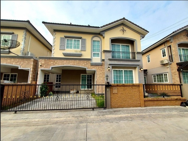 ให้เช่าบ้านแฝด แต่สไตล์ บ้านเดี่ยว  2 ชั้น 4 ห้องนอน 3 ห้องน้ำ แอร์ 2 เครื่อง ผ้าม่านทั้งหลังโกลเด้นนีโอ 3 พระราม 2