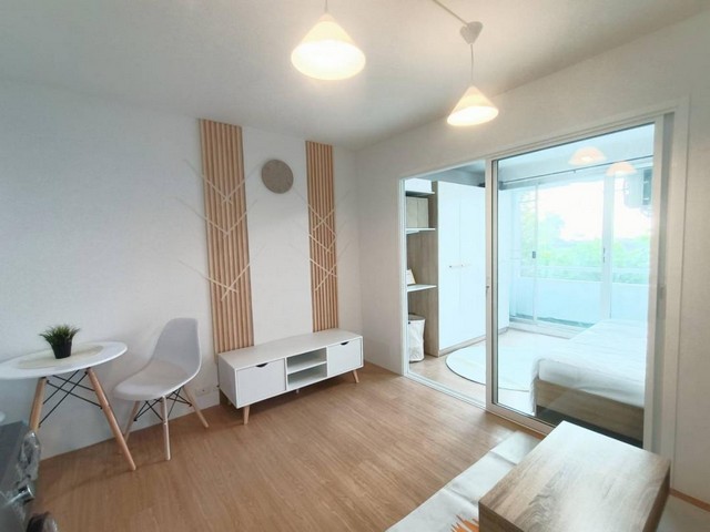 MT21 Sale ขาย Condo ซิตี้วิลล่า ห้องมุม พร้อมอยู่ ลาดพร้าว130  ตึกE2 ใกล้รถไฟฟ้าสถานีลาดพร้าว101: ติดต่อ :เม 084-592-8945เอมมี่ 061-895-9195ก้อง 095-478-7456line ID : kong.plขาย 1,150,000 บาท ( ค่าโอน ฝ่ายละครึ่ง )MT21 *** ขาย ***คอนโด พื้นที่ 32.88 ตารางเมตร จำนวน 1 ห้องนอน 1 ห้องน้ำ ตึกE2 ชั้น 4 ห้องมุม มีหน้าต่าง ด้านข้าง รีโนเวทและตกแต่งใหม่พร้อมอยู่: เครื่องใช้ไฟฟ้า : เครื่องปรับอากาศ 1 เครื่อง, เครื่องทำน้ำอุ่น ,เครื่องซักผ้า, fully fur