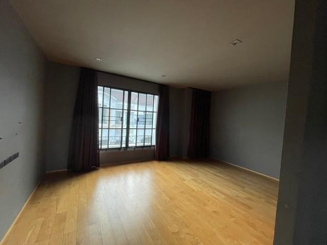 PB4086 ให้เช่าทาวน์โฮม 3 ชั้น หลังมุม หมู่บ้านกลางเมือง ลาดพร้าว-โยธินพัฒนา ซอย ประดิษฐ์มนูธรรม 19 ใกล้ Central EastVille