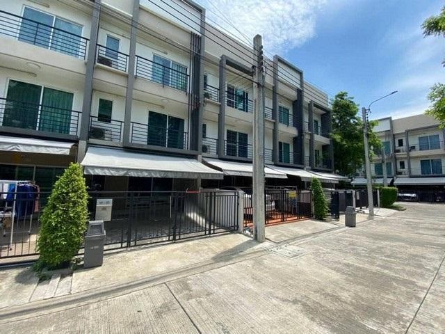PB4082 ให้เช่าทาวน์โฮม 3 ชั้น โครงการ บ้านกลางเมือง สุขุมวิท 77 (อ่อนนุช) ซอยอ่อนนุช 17 เขตสวนหลวง 