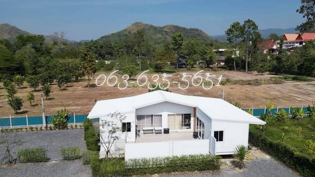 กิจการพูลวิลล่า / บ้านตากอากาศ / รีสอร์ทเพื่อการลงทุนโฉนด ครุฑแดง ใกล้ภูเขา 1 ไร่ 3 งาน 83 ตรว. 12 ล้าน ลดเหลือ 9.9 ล้านต.ชะอม อ.แก่งคอย จ.สระบุรีวิวเขาใหญ่รูปแปลงที่ดินรูปสี่เหลี่ยม ประมาณ 48 x 66 เมตร สภาพที่ดินปรับถมระดับดินเสมอกับระดับถนน มีระบบไฟฟ้า น้ำประปาผ่านหน้าแปลงที่ดินพร้อมบ้านพูลวิลล่า 2 หลัง สระว่ายน้ำคอนกรีต ระบบกรองมาตราฐานบ้านเล็ก 1 หลังบ้านแม่บ้าน 1 หล