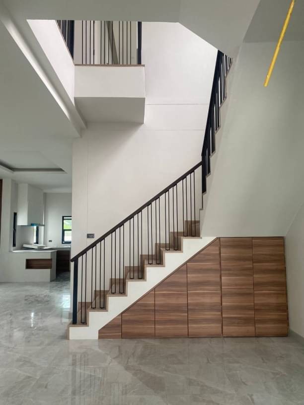 6.9 ล้าน เนื้อที่ 96 ตรว. 4 นอน 4 น้ำ บ้านสร้างใหม่ 2 ชั้น สไตล์โมเดิร์น โซนแม่เหียะ อำเภอเมือง พร้อมของแถมมากมาย