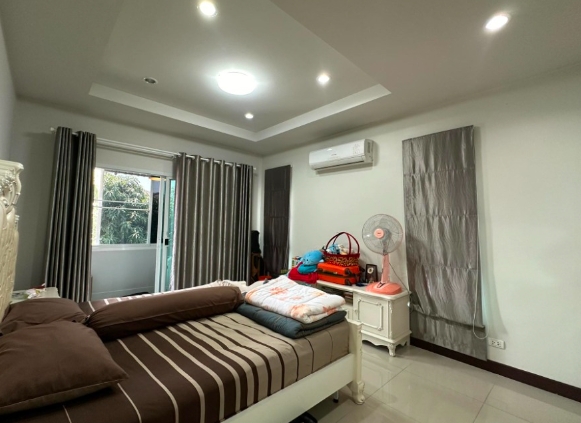 ขายบ้านเดี่ยว 2 ชั้น  ดิไอดอล1 เลียบคลองทวีวัฒนา ใกล้ถนนเพชรเกษม เนื้อที่ 63 ตรว มี 4 นอน 3 น้ำ