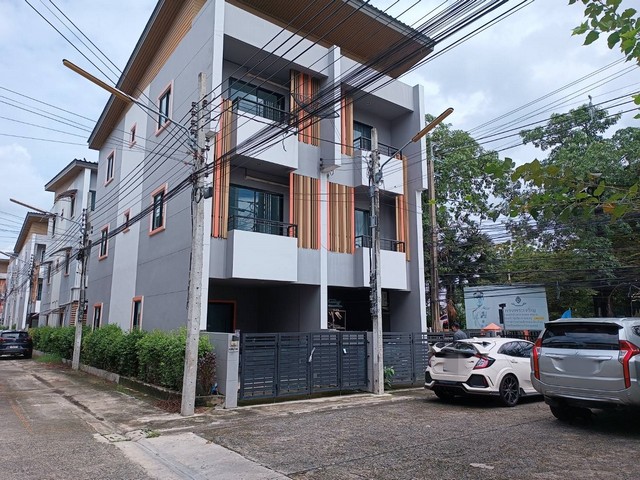 ขายทาวน์เฮ้าส์  โครงการเดอะ ซิม โฟนี่  กรุงเทพมหานคร (PG-BKK-LB-A-650104)