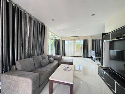 ให้เช่าบ้านเดี่ยว2 ชั้น โครงการคาซ่า เลเจ้นด์ ราชพฤกษ์-ปิ่นเกล้า เป็นบ้านหลังมุม จอดรถได้ 6 คันเนื้อที่ 120 ตร.วา. พร้อมบ้านเรือนเล็กอีก 1 หลัง มี 4 ห้องนอน 5 ห้องน้ำ พร้อมห้องแม่บ้าน ราคาเช่า 75,000  เดือนประกัน 2 เดือน + ล่วงหน้า 1 เดือนสัญญาขั้นต่ำ 1 ปี พร้อมเฟอร์นิเจอร์ และเครื่องใช้ไฟฟ้า -มี แอร์ 5 เครื่อง , TV ,เตียงพร้อมที่นอน ,ตู้บิ้วอิน, ตู้เย็น 2 เครื่อง , ไมโครเวฟ ,เตาไฟฟ้