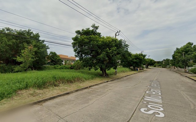 ขายที่ดิน หมู่บ้านกรีนเลค บางนาตราด บางพลีใหญ่ สมุทรปราการ เนื้อที่ 225 ตรว. ทำเลเข้าออกสะดวก เดินทางได้หลายเส้นทาง บรรยากาศเงียบเหมาะแก่การปลูกบ้าน ถนนหน้าบ้านกว้าง(รหัสทรัพย์ : 40020)ที่ตั้ง หมู่บ้านกรีนเลค ถนนบางนา-ตราด กม.13 ตำบลราชาเทวะ อ.บางพลีใหญ่ จ.สมุทรปราการ***ราคา 5,400,000 บาท (24,000 บ./ตรว.)***      ค่าใช้จ่ายวันโอน คนละครึ่งรายละเอียด•เนื้อที่ 225 ตรว.•หน้ากว้างติดถนน  47 