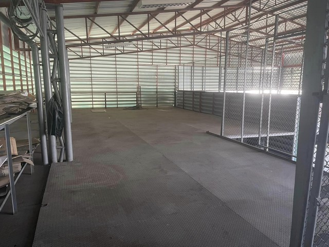 ให้เช่า โกดัง 2 ชั้น  พร้อม โฮมออฟฟิศ 230 ตรว.  แต่งสวย สภาพพร้อมอยู่  นวมินทร์ 40