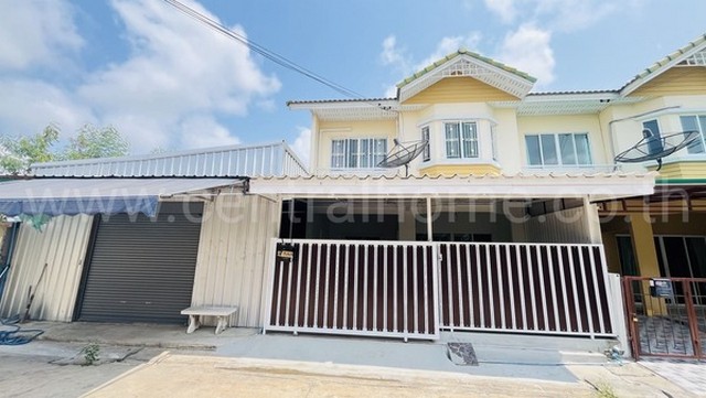 รหัสทรัพย์  : 5260ทาวน์เฮ้าส์หลังมุม พิศาสบางกระดี่โครงการ 2 พร้อมโกดังสินค้า- ทาวน์เฮ้าส์ 2 ชั้น เนื้อที่ 31.9 ตารางวา  พื้นที่ใช้สอย ประมาณ 180 ตร.ม. - 3 ห้องนอน 3 ห้องน้ำ 1 ห้องครัว 1 ห้องรับแขก 2 ที่จอดรถ(จอดรถหน้าบ้าน)- แอร์ 2 เครื่อง   - พื้นบนกระเบื้อง พื้นล่างกระเบื้อง- ปั้มน้ำ, แท๊งค์น้ำ, ผ้าม่าน พร้อมใช้งาน- โกดังสินค้า พร้อมชั้นวางสต็อกสินค้า -  เดินทางสะดวก เข้า-ออก 