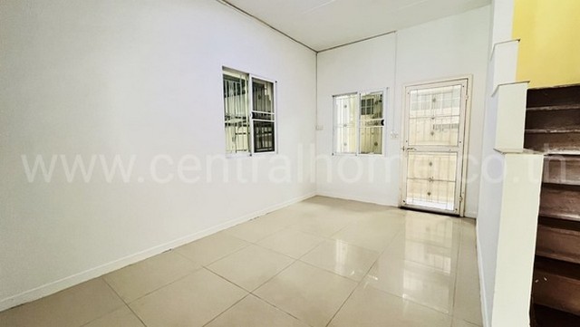 บ้านพิศาสบางกระดี่โครงการ2 หลังมุมพร้อมโกดังสินค้า ทาวน์เฮ้าส์ 2 ชั้น