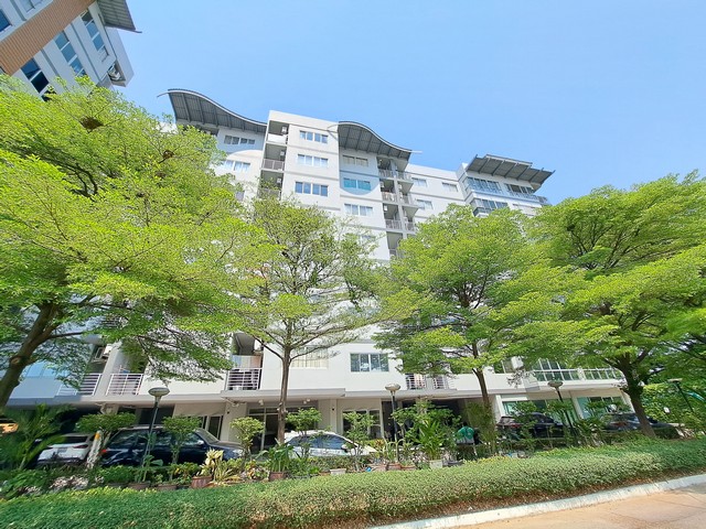 รายละเอียดเพิ่มเติม Code ID : AT 0189 ขาย   1,168,500   บาท- พื้นที่ใช้สอย :  28.54ตาราเมตร- จำนวนห้อง :  1 ห้องนอน 1 ห้องน้ำ - ชั้น :  8   - อาคาร : 1 พิกัดทรัพย์ :   https://maps.app.goo.gl/8xVrasEi2FoqWYFo8 สถานที่ใกล้เคียง  -ใกล้โฮมโปร ศรีนครินทร์ ท็อปส์ มาร์เก็ต สาขาเดอะ แจ๊ส ศรีนครินทร์  -ใกล้ด่านบางเมือง 3 ด่านบางเมือง 2 (ขาเข้า) ด่านบางเมือง 4 ด่านบางเมือง 2 (ขาออก) ด่านบางเมือง 1 (ขาเข้า) สอบถามเพิ่มเติม/นัดชมโทร. 097-419-5982(พลอย)โทร. 09