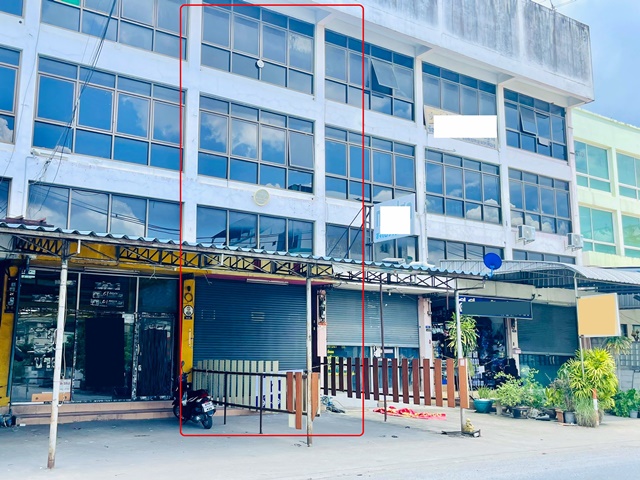 พระยาสุเรนทร์24-34 3นอน ทาสีตกแต่งใหม่ ให้เช่า อาคารพาณิชย์ 3.5ชั้น รามอินทรา109  3น้ำ 2จอดรถ Lotus 