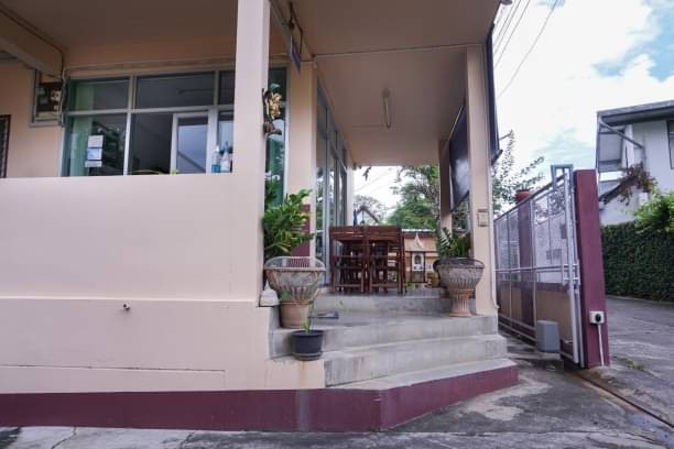 ขายด่วน 28 ล้าน 116 ตรว. หอพัก 4 ชั้น 30 ห้อง โซนสุเทพ ทำเลดี ย่านนักศึกษา คนทำงาน ใกล้วัดอุโมงค์ ใกล้มช. ใกล้สนามบิน