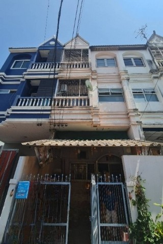 ขายทาวน์โฮมเล่นระดับ 3 ชั้น 18.2 ตร.วา  ราคาถูก  พร้อมอยู่  ใกล้สถานีรถไฟฟ้า  ถนนสุขสวัสดิ์37   ZTK063