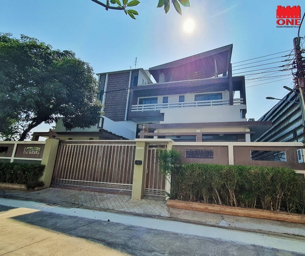  ขายด่วน! บ้านหรูตกแต่งพร้อมเข้าอยู่ พร้อมสำนักงานและโรงงาน-โกดังขนาดใหญ่ ห้องพักพนักงาน 21 ห้อง ทำเลดีมากบนถนนพระราม 2 จากถนนกาญจนาภิเษก