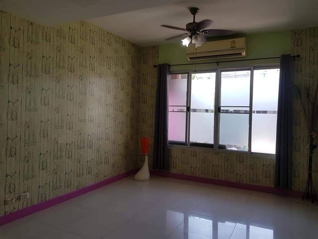 ขายด่วนๆ บ้านทาวน์โฮม  The connect 9 ขนาด 27.4 ตรว. ติดถนนนวมินทร์42