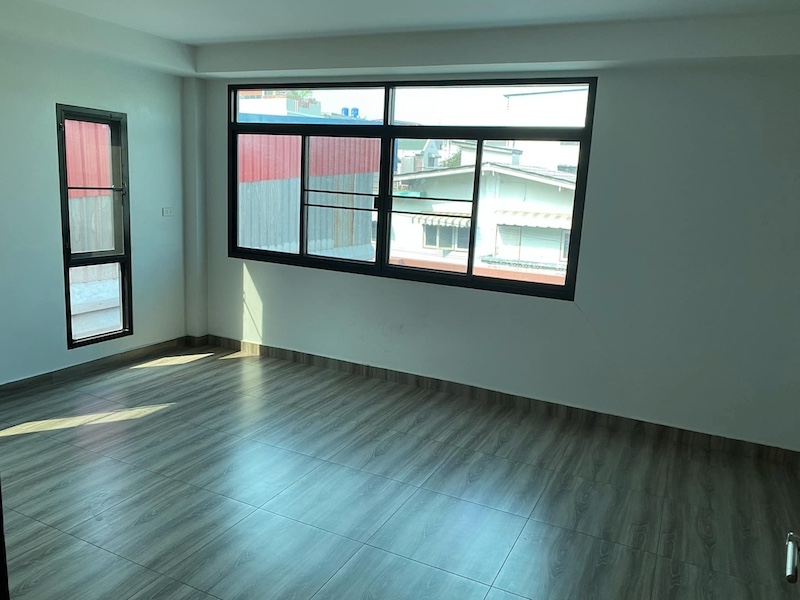 BH2828 ให้เช่าบ้าน พิกัดตรงข้าม รร.พระยามณธาตุ ใกล้เซ็นทรัล พระราม 2