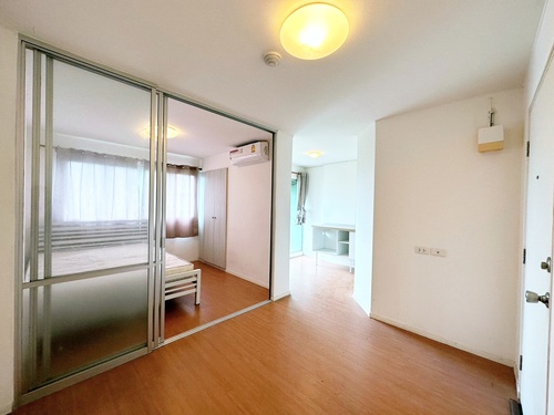 ขายคอนโดพร้อมอยู่ 1 นอน 1 น้ำ บนทำเลถนนสุขุมวิท ลุมพินี คอนโดทาวน์ ชลบุรี-สุขุมวิท เฟส 2  