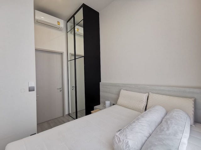 The Line Sukhumvit 101, safe, private, livable, 7th floor, BTS Punnawithi.***Service for selling/renting houses, condos and giving advice. If interested, contact at any time***Interested in additional details or pictures or making an appointment to see the room?Contact Ekachai (Aui)T. 089-799-5598Line ID: @auiauiaui001 (add @ in front)-------------------------------------------------- ------------Room type: 1 bedroom, 1 bathroomSize 27.5 sq m., 7th floorNew, clean room, beautifully decorated, ready to move in.details-------------------------------------------------- ------------Rental price: 15,000.-/month-------------------------------------------------- ------------* furniture- wardrobe- Built-in kitchen- Bed with mattress- Sofa-------------------------------------------------- ------------*Facilities worth using- Common work area- Common garden with outdoor recreation areas on the ground floor, 5th floor, and rooftop- Swimming pool, childrens pool and Jacuzzi- Game room- Exercise ro