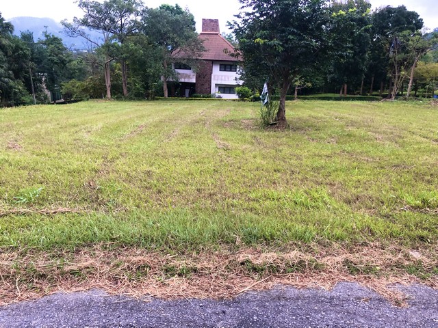 ขายที่ดิน 470 ตร.ว ย่านอ.มวกเหล็ก จ.สระบุรี แปลงมุม ในสนามกอล์ฟเซอร์เจมส์คันทรีคลับ (Forest Hill)ราคาขาย 13,630,000 บาท ( 29,000 บาท / ตารางวา )ที่ตั้ง สนามกอล์ฟเซอร์เจมส์คันทรีคลับ (Forest Hill) ถนนมิตรภาพ ตำบลมิตรภาพ อำเภอมวกเหล็ก จังหวัด สระบุรีติดต่อ : คุณภัสพงณ์ 063-409-8164 , 081-398-7741Line : deedaa23เนื้อที่ 470 ตารางวา หน้ากว้างประมาณ 37 ตารางวา ความลึกประมาณ 44.30 เมตรทำเลดีมาก หลังติดภูเขา ติดถนน 2 ด้านและทางสาธา