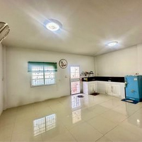 ทาวน์เฮ้าส์ 2ชั้น ใกล้อมตะนคร เดินทางสะดวกสบาย น่าอยู่ พื้นที่ในเขตชุมชน