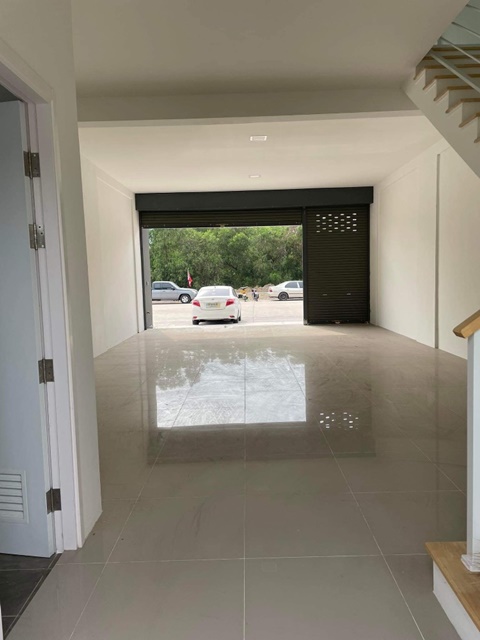 บางปะอิน ไม่เคยอยู่ ให้เช่า อาคารพาณิชย์ 3 ชั้น 22 ตรว.  นวนคร-พหลโยธิน 220 ตรม. รพ.ธรรมศาสตร์ 7 กม.