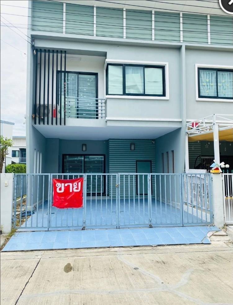 รหัสทรัพย์ : TM650202 ขายบ้านลภาวัน 23 ติดถนนใหญ่ บางบัวทอง ตำบลลำโพ 345-ราชพฤกษ์ แปลงมุมตกแต่งพร้อมอยู่*ฟรีค่าโอนราคา 2,950,000 บาทประเภท : ทาวน์โฮมสูง : 2 ชั้นเนื้อที่ : 21.9 ตารางวาพื้นที่ใช้สอย : 100.00 ตารางเมตรห้องนอน : 3ห้องห้องน้ำ : 2 ห้องห้องอื่นๆ : 1 ห้องรับแขก1 ห้องครัวจอดรถได้ : 2 คัน*รายละเอียดเพิ่มเติม-บ้านหลังมุม,อยู่ในซอยแรก,-มีพื้นที่จอดรถข้างบ้าน-ต่อเติมห้องครัว-ปูกระเบื้อ