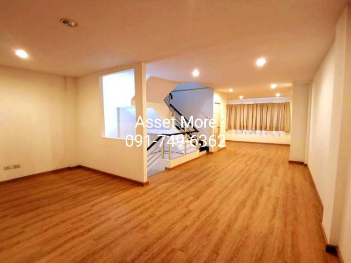 ขายด่วน!! แกรนด์ เดอ วิลล์ ศรีนครินทร์  ทาวน์โฮม 4ชั้น 4นอน 6 น้ำ  ติดรถไฟฟ้า